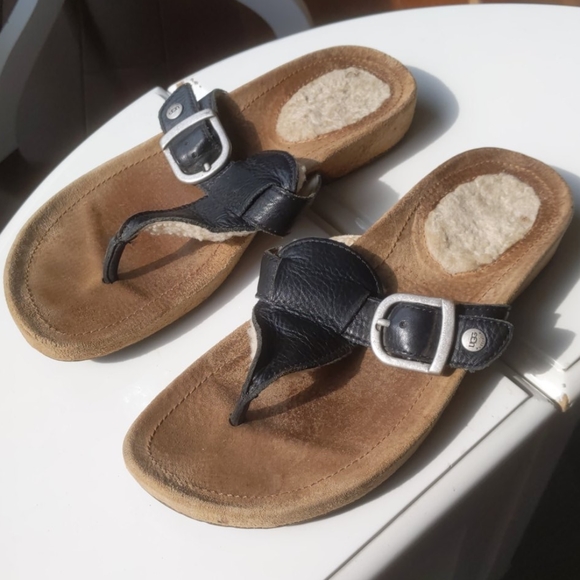UGG | Shoes | Ugg Gypsy 686 Black 